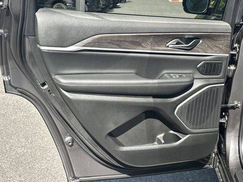 New 2026 Jeep Grand Cherokee L Limited RWD image 22