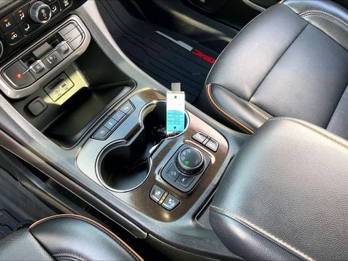 Used 2023 GMC Acadia AT4 w/ Technology Package AWD/4WD image 15