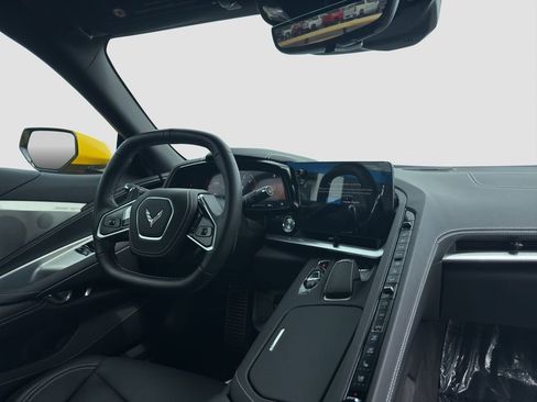 Used 2025 Chevrolet Corvette Stingray Preferred Cpe w/ Z51 Performance Package RWD image 21