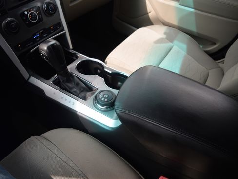 Used 2014 Ford Explorer 4WD image 12