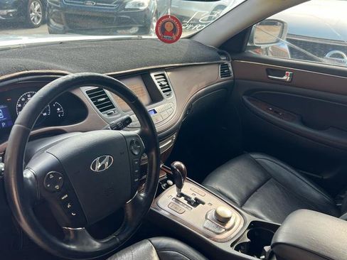Used 2009 Hyundai Genesis 3.8 w/ Technology Pkg 4 RWD image 13