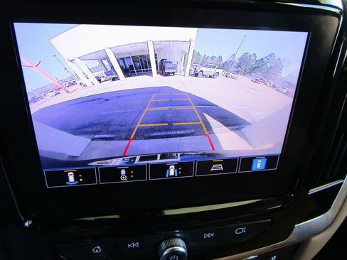 Used 2023 Chevrolet Traverse Premier image 45