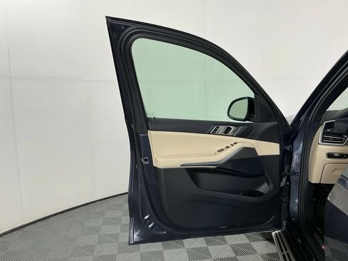 Used 2022 BMW X5 sDrive40i w/ Premium Package RWD image 17