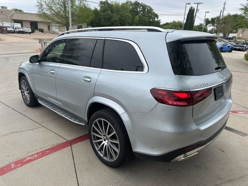 Used 2025 Mercedes-Benz GLS 580 4MATIC image 6