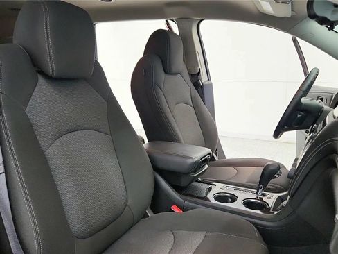 Used 2015 Chevrolet Traverse LT w/ Style and Technology Package FWD image 40