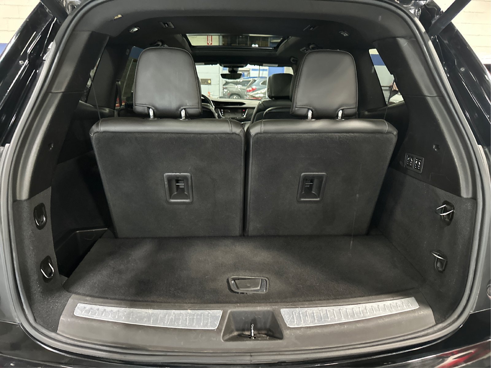 Certified 2023 Cadillac XT6 Premium Luxury w/ Technology Package AWD/4WD image 13