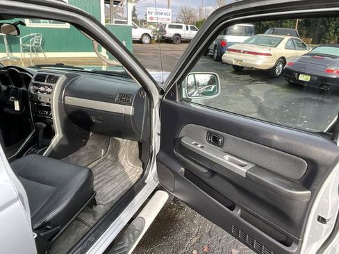 Used 2004 Nissan Frontier LE image 17