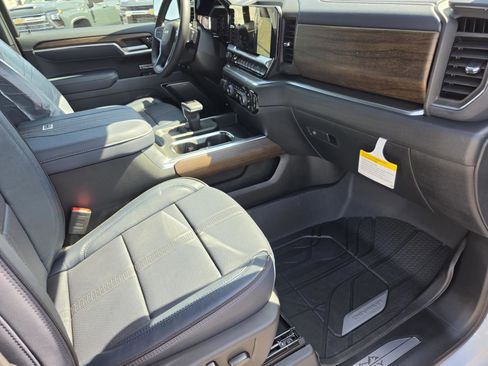 New 2026 Chevrolet Silverado 1500 High Country w/ Technology Package AWD/4WD image 9