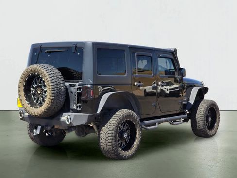 Used 2015 Jeep Wrangler Unlimited Sahara w/ Dual Top Group AWD/4WD image 6