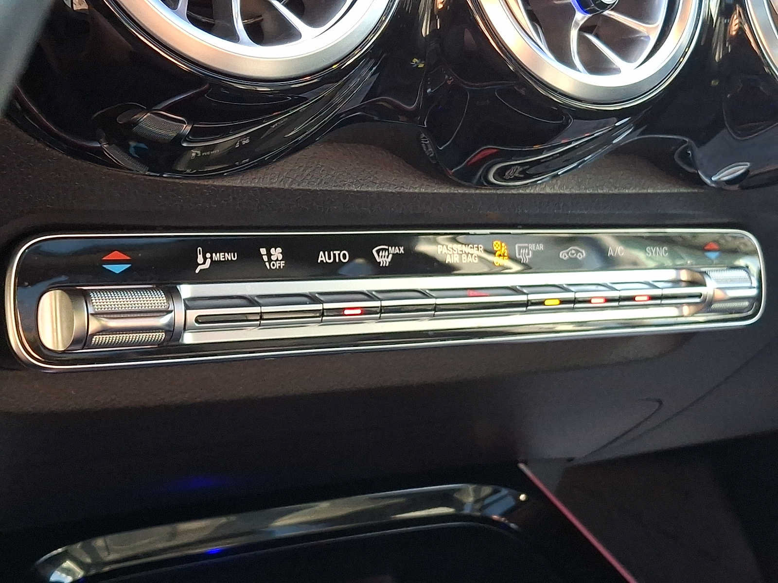 Certified 2022 Mercedes-Benz GLB 250 4MATIC image 13