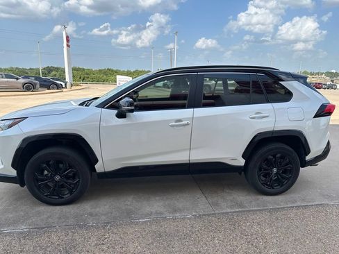 Used 2022 Toyota RAV4 XSE AWD/4WD image 4