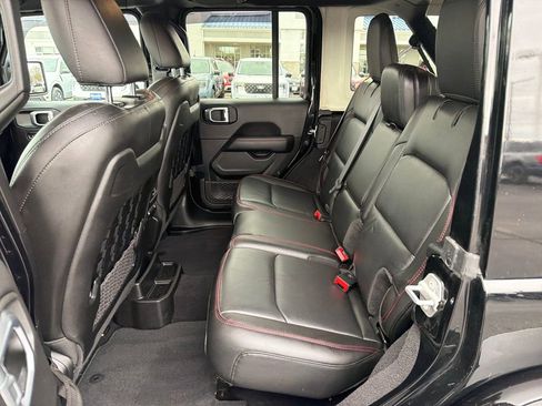 Used 2021 Jeep Wrangler Unlimited Rubicon w/ Dual Top Group AWD/4WD image 25