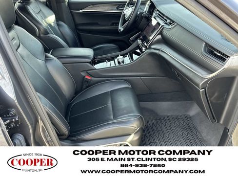 Used 2022 Jeep Grand Cherokee Overland w/ Advanced Protech Group III image 13