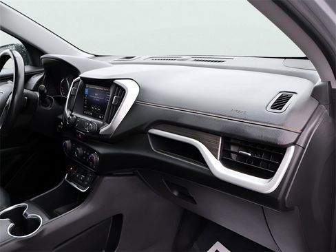 Used 2020 GMC Terrain SLT w/ Elevation Edition image 11