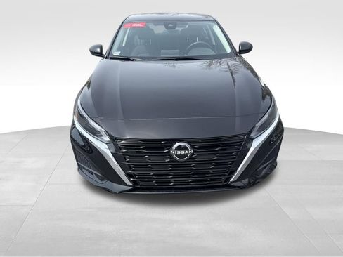 Used 2025 Nissan Altima 2.5 S image 9