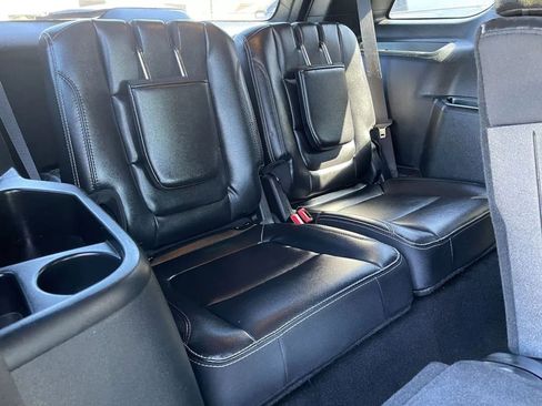 Used 2019 Ford Explorer Limited w/ Class III Trailer Tow Package image 32