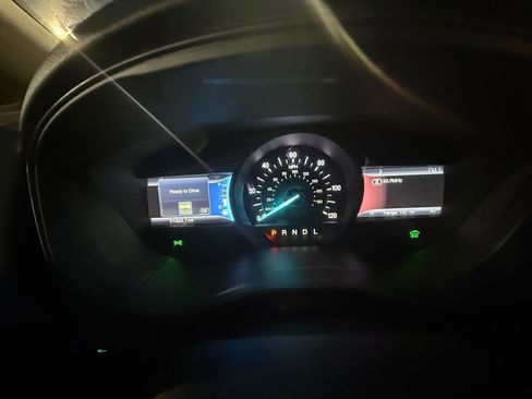 Used 2018 Ford Fusion SE w/ Equipment Group 601A image 18