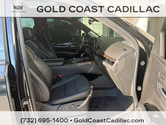Certified 2024 Cadillac Escalade Sport Platinum w/ LPO, ONYX Package AWD/4WD image 7