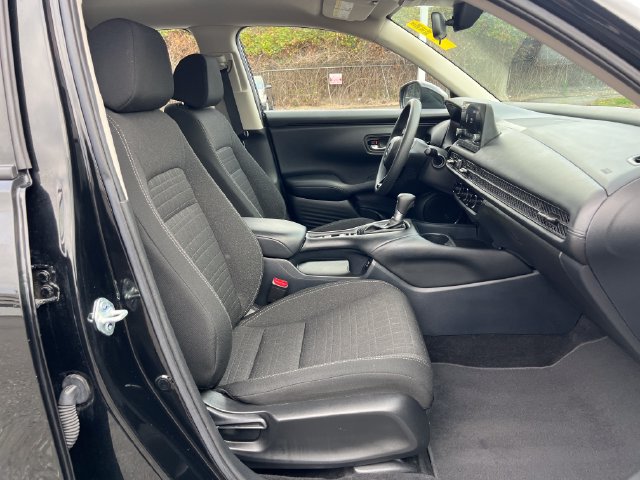 Used 2025 Honda HR-V LX image 9