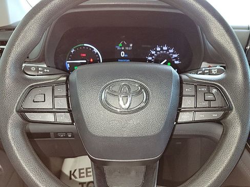 Used 2024 Toyota Sienna LE image 26