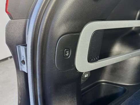 Used 2016 Jeep Cherokee Latitude w/ Comfort/Convenience Group FWD image 31