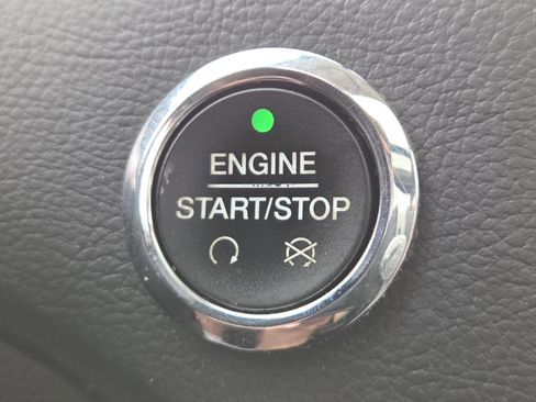 Used 2015 Ford Edge Titanium w/ Equipment Group 301A AWD/4WD image 31