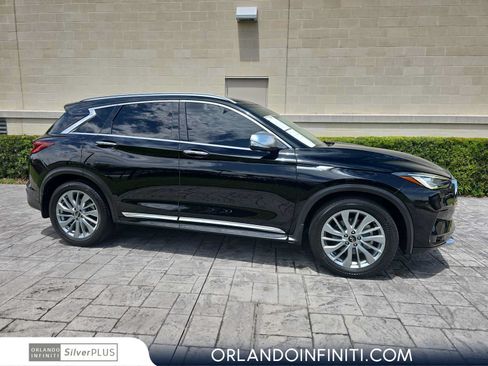 Used 2024 INFINITI QX50 Luxe w/ Accent Package FWD image 1