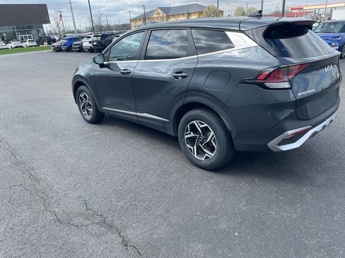 Used 2025 Kia Sportage LX AWD/4WD image 4