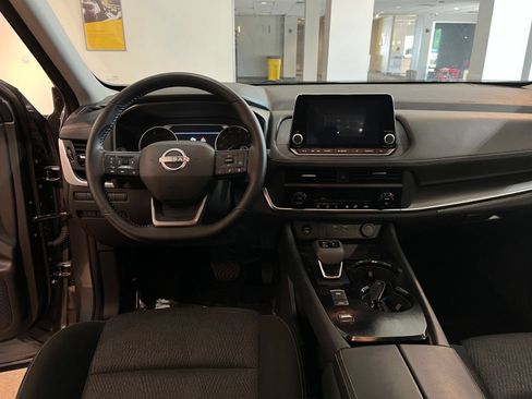 Used 2025 Nissan Rogue SV FWD image 35