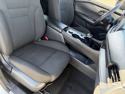 Used 2024 Nissan Rogue S image 11