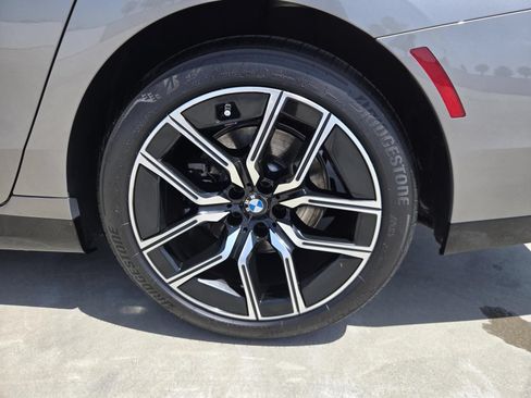 Used 2023 BMW 740i w/ Parking Assistance Package RWD image 25