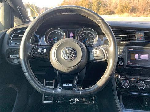 Used 2017 Volkswagen Golf 4-Door image 18