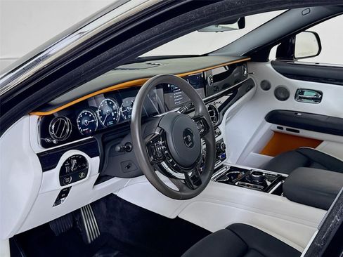 Used 2022 Rolls-Royce Ghost w/ Ghost Package image 16