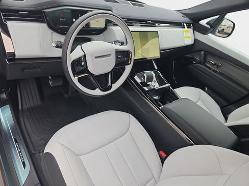 New 2026 Land Rover Range Rover Sport Dynamic SE AWD/4WD image 13