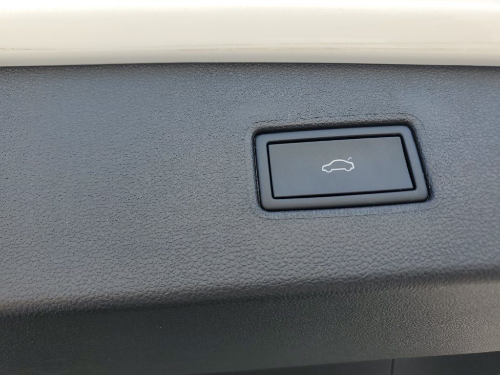 Certified 2024 Volkswagen Tiguan SE R-Line FWD image 16