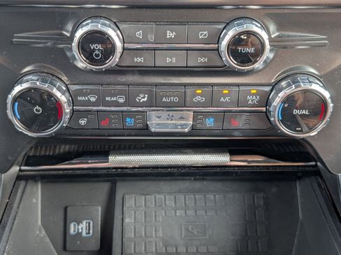 Used 2022 Ford F150 Platinum w/ Equipment Group 701A High image 19