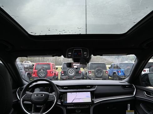 New 2026 Jeep Grand Cherokee L Limited image 18