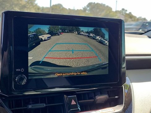 Used 2025 Toyota Corolla LE image 26