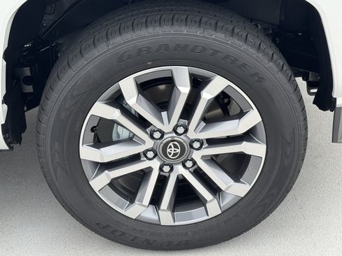 New 2026 Toyota 4Runner Limited AWD/4WD image 15