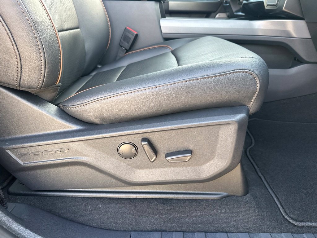 New 2027 Ford F350 Lariat w/ Black Appearance Package AWD/4WD image 23