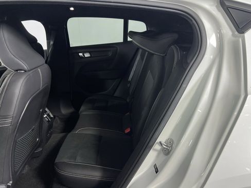 Used 2024 Volvo C40 P8 Recharge Plus w/ Climate Package image 28