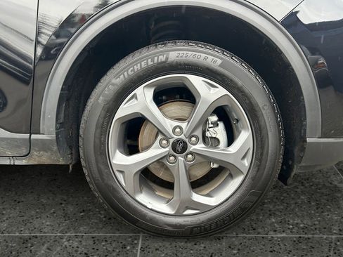 Used 2025 Ford Escape ST-Line image 9