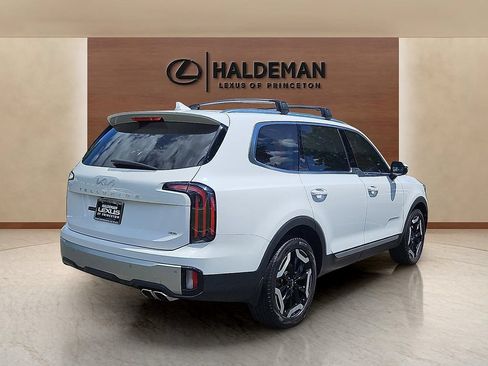 Used 2024 Kia Telluride EX w/ EX Captain's Chair Package AWD/4WD image 6