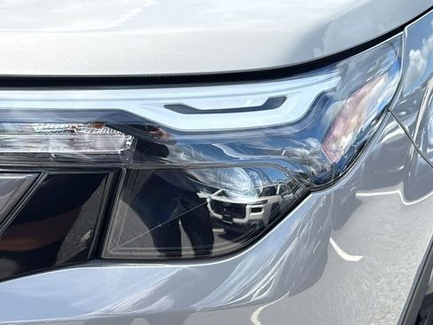 Used 2025 Subaru Forester Premium AWD/4WD image 7
