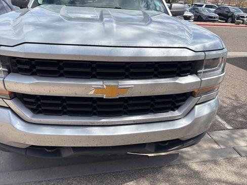 Used 2017 Chevrolet Silverado 1500 Custom w/ Custom Convenience Package image 4