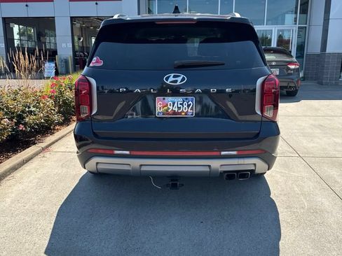 Used 2023 Hyundai Palisade SEL FWD image 8