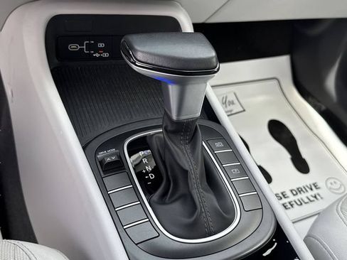 Used 2024 Hyundai Kona SEL FWD image 35