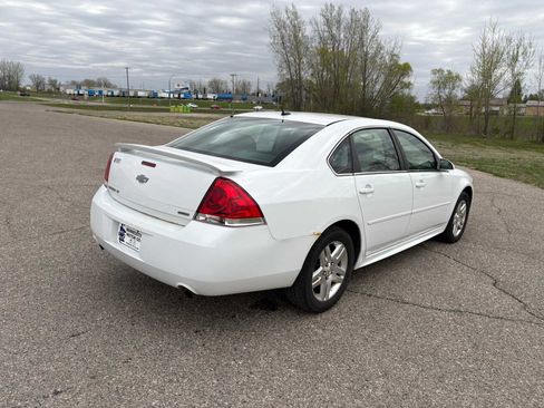 Used 2015 Chevrolet Impala LT w/ LT Sunroof Package FWD image 4