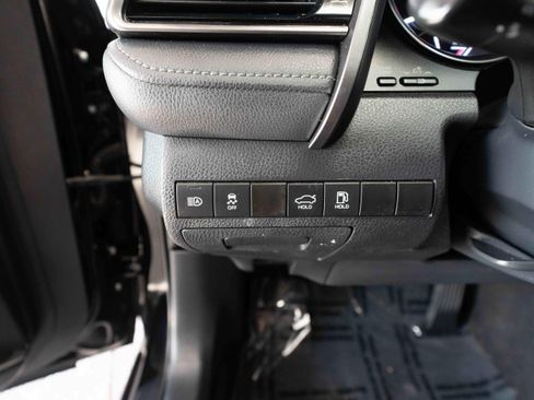 Used 2023 Toyota Camry SE AWD/4WD image 11
