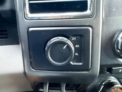 Used 2018 Ford F250 XLT AWD/4WD image 18